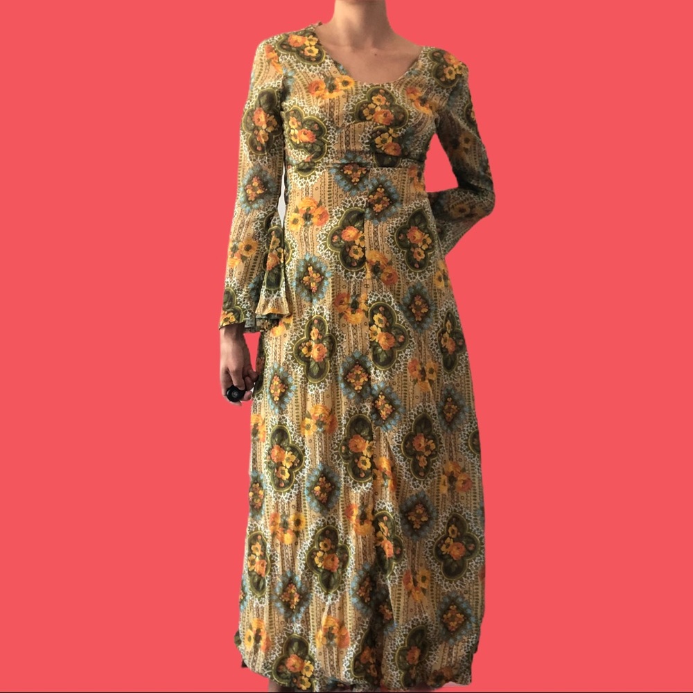 70’s floral maxi dress